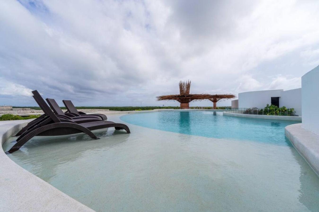 Apartment Hunab Kah Serene Rooftop Pool
