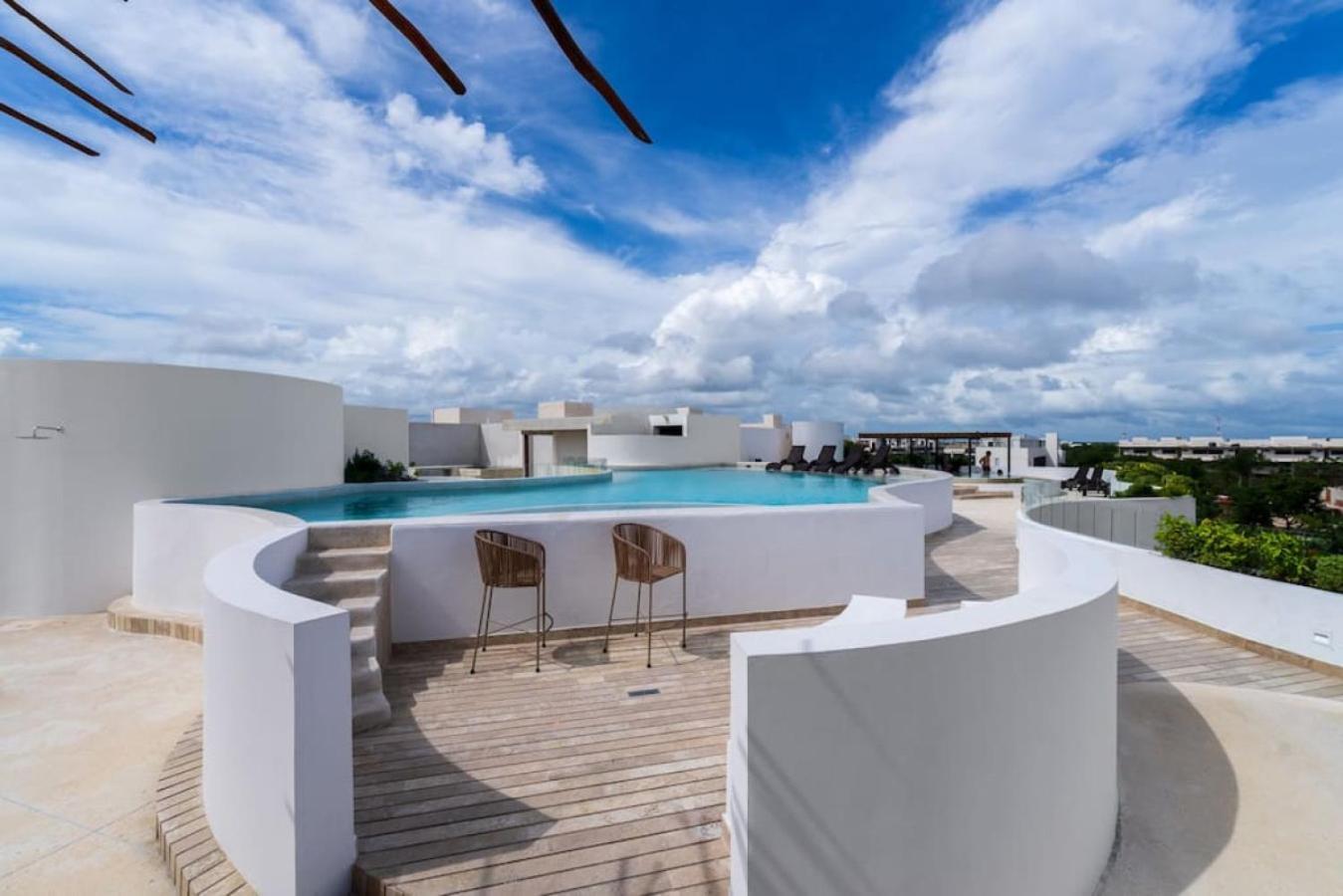 Hunab Kah Serene Rooftop Pool *